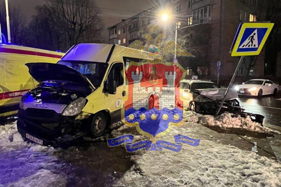 В Калининграде в ДТП с маршруткой пострадали три человека (фото)