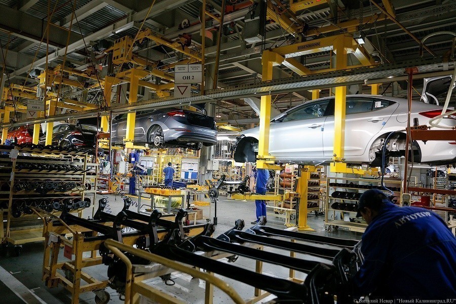 СМИ: продукция автомобильных заводов копится на складах