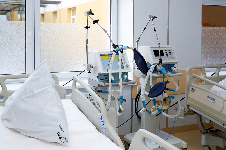 «Скорая» под крышей: как идет ремонт в калининградской областной больнице