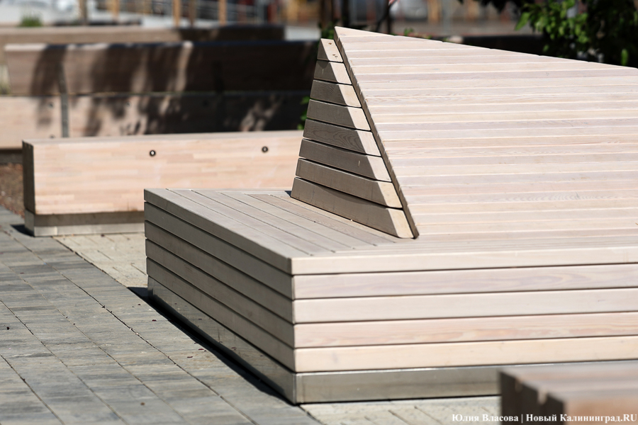 На площади у Дома искусств завершается благоустройство. Вот как она выглядит (фото)