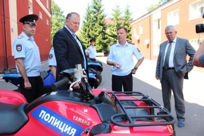 Мартынов и Цуканов прокатились на квадроциклах для ловли лихачей на пляжах (фото)