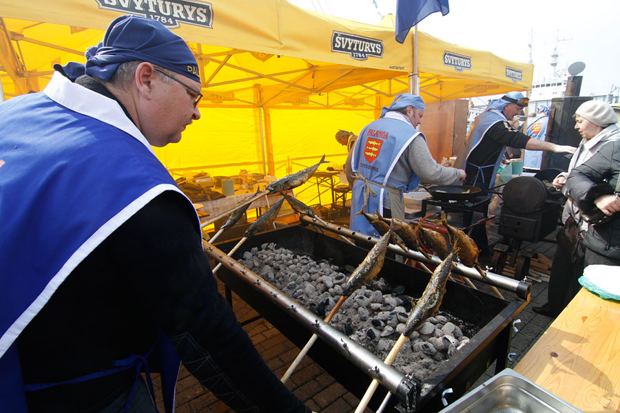 «Международный рыбный день»: фоторепортаж с Дня селедки
