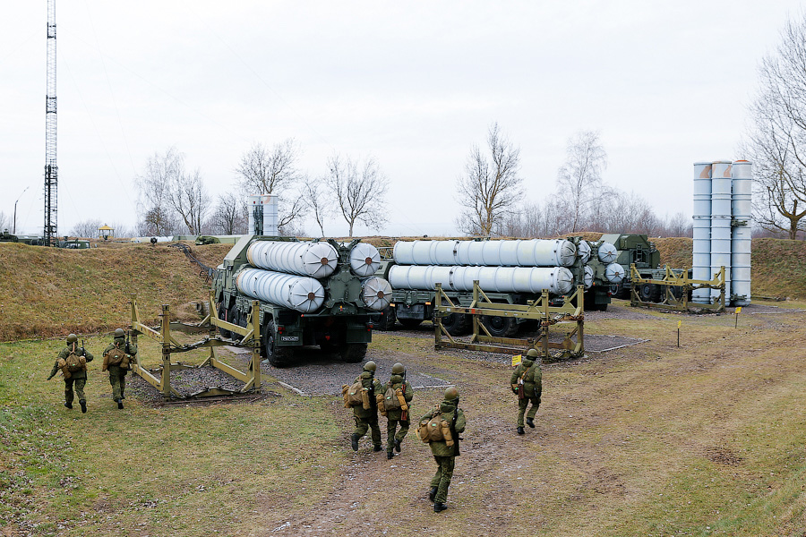 Мирное небо: фоторепортаж с тренировки по боеготовности расчётов С-300 ПВО