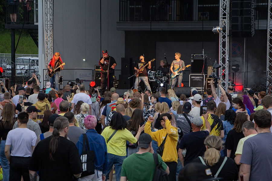 Калининградский рок жив: как в Пионерском прошёл благотворительный фестиваль (фото) (видео)