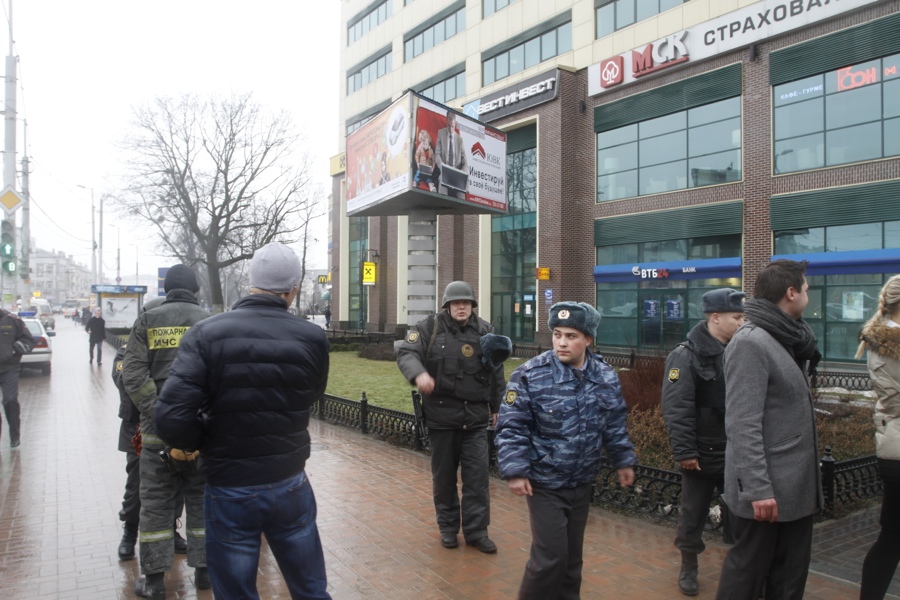 Эвакуированы посетители торгового центра «Европа» (дополнено+фото)