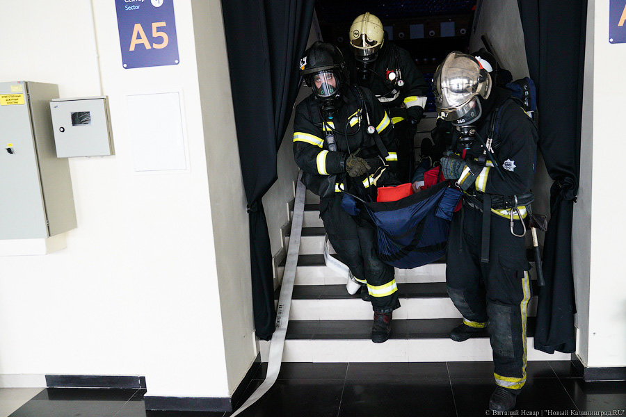 «Сложная архитектура»: как пожарные тренируются перед ЧМ-2022 по волейболу (фото)