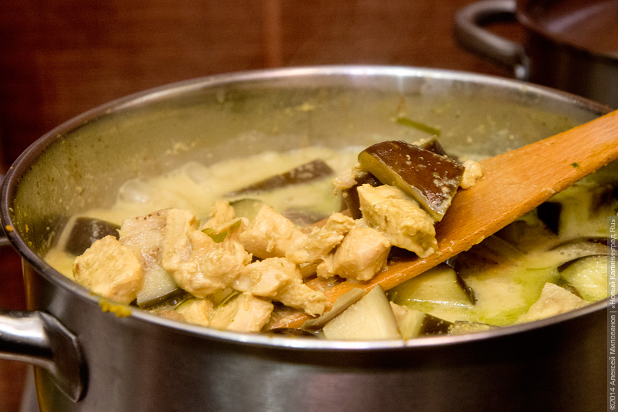 Европейская еда кажется им пресной: блюда из Таиланда на «Открытой кухне»