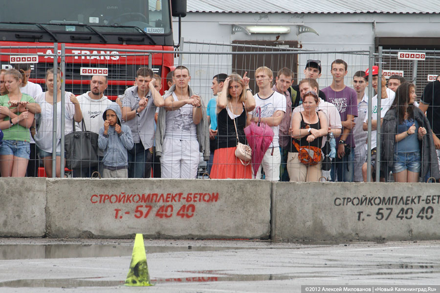 «Скользящие»: фоторепортаж с дрифт-шоу
