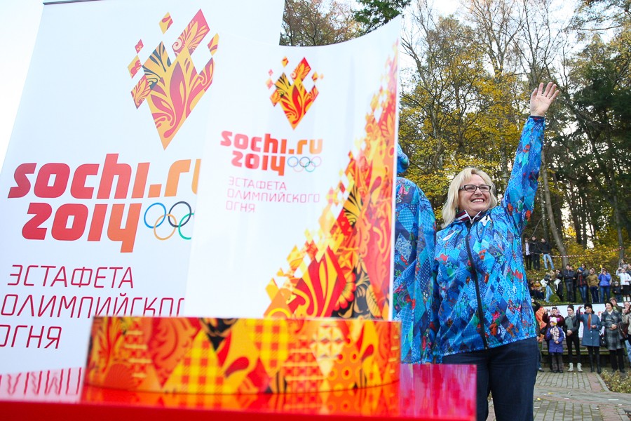 «Огоньку не найдется?»: Светлогорск встретил олимпийскую эстафету
