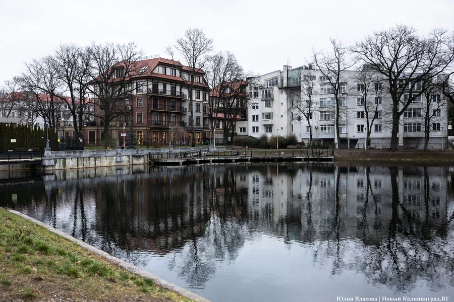 На территории озера Поплавок планируют установить лавки-диваны и урны