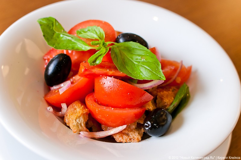 Легендарный ресторан «Универсал» подвергся жесткому лифтингу. Приживётся ли свежая концепция на старом имени?