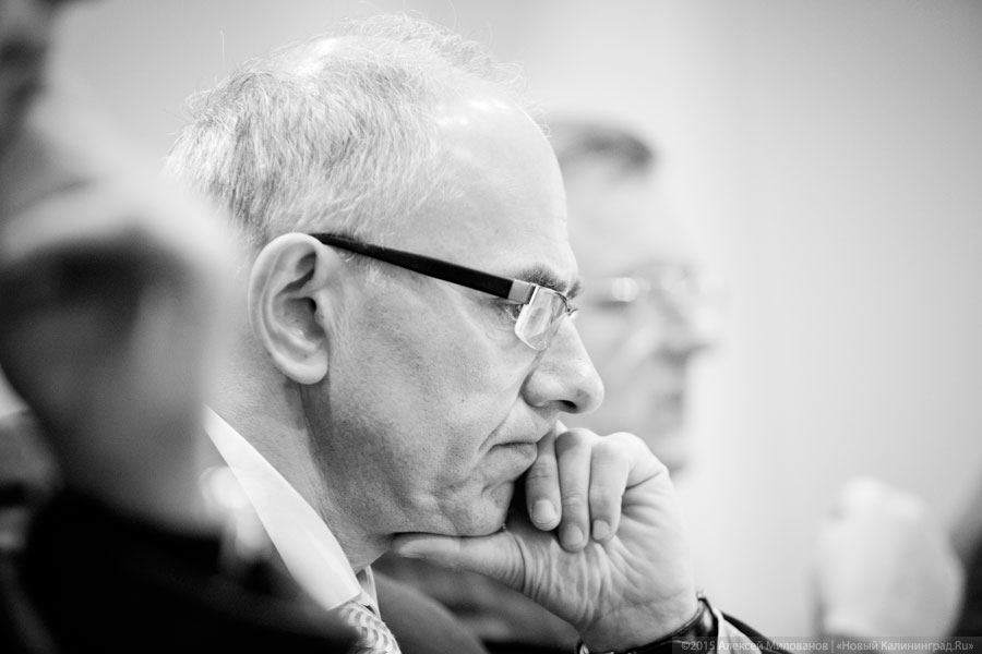 Будто в предпоследний раз: как депутаты облдумы осеннюю сессию открыли (фото)