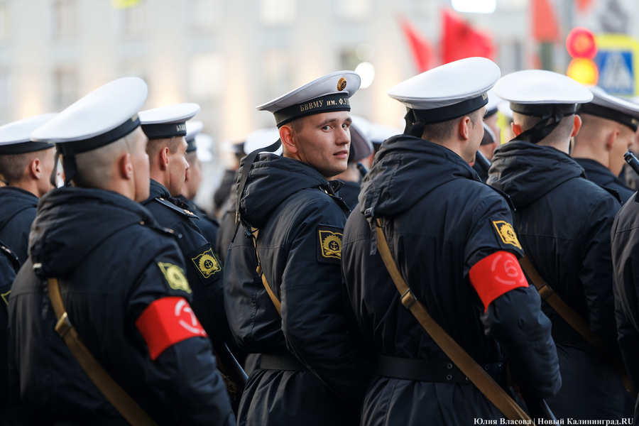 Другой формат по всей стране: в Калининграде прошла ночная репетиция парада Победы (фото)