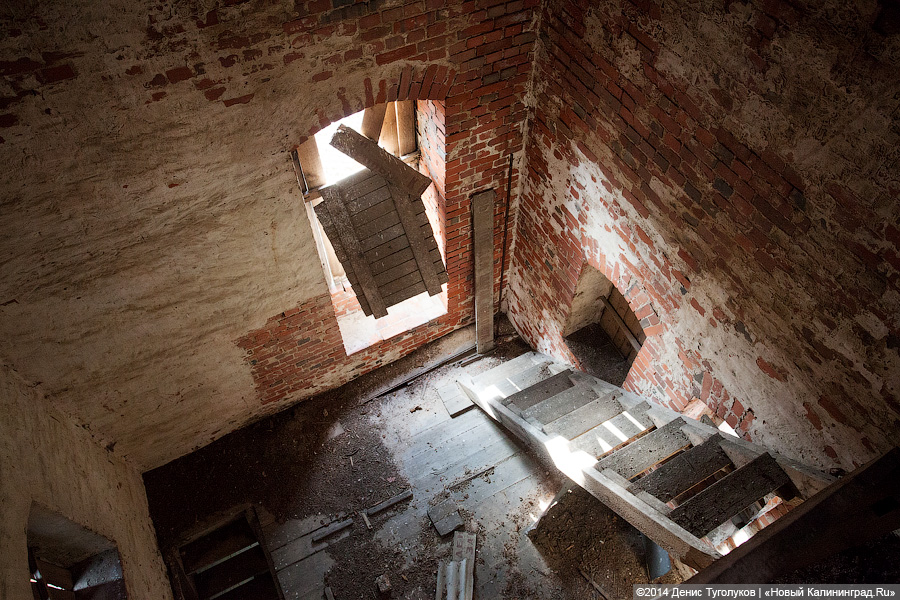 Быстрее, выше, сильнее: в кирхе поселка Мозырь расположился школьный спортзал