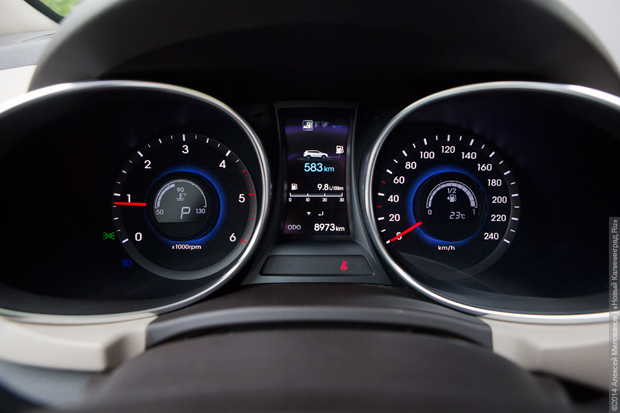 Дом на колесах: тест-драйв Hyundai Grand Santa Fe