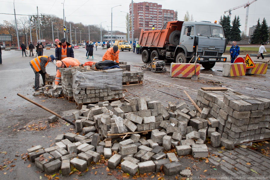 Бог не помог: как на площади Василевского торжественно не открыли движение