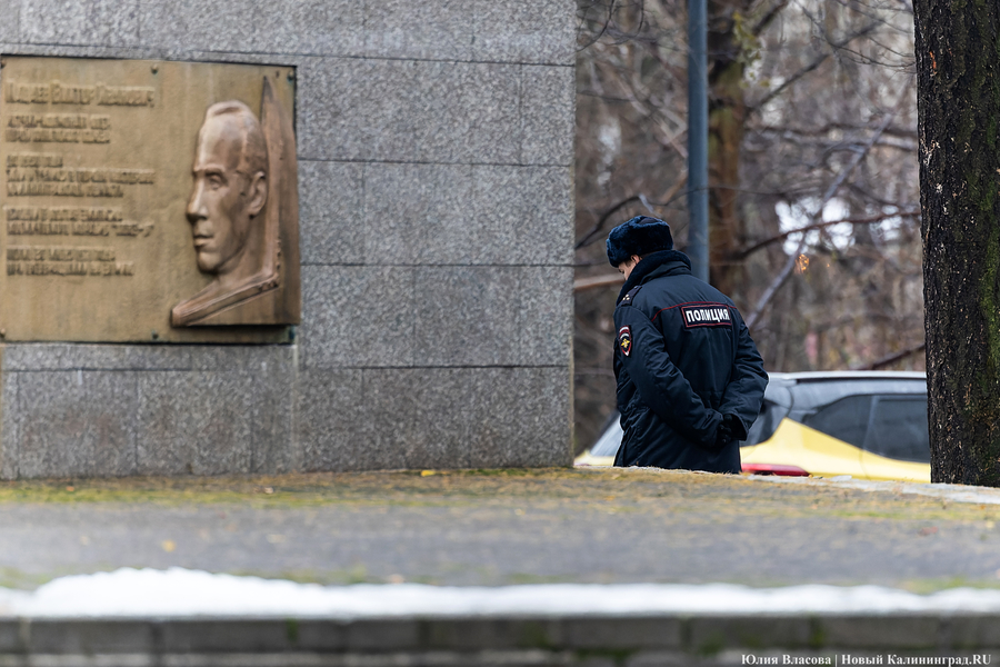 Черный ящик: в Калининграде провели сбор подписей против закона об абортах (фото)