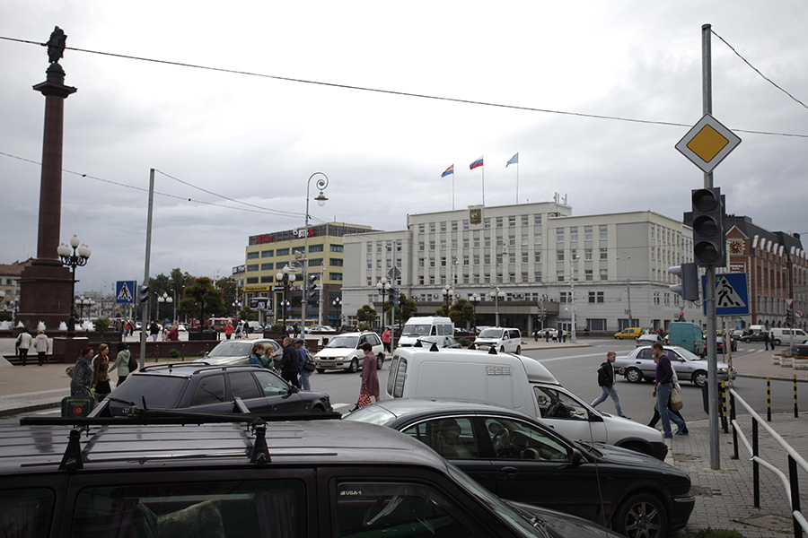 Не красный, не желтый и не зеленый: почему не работает новый светофор на Гаражной