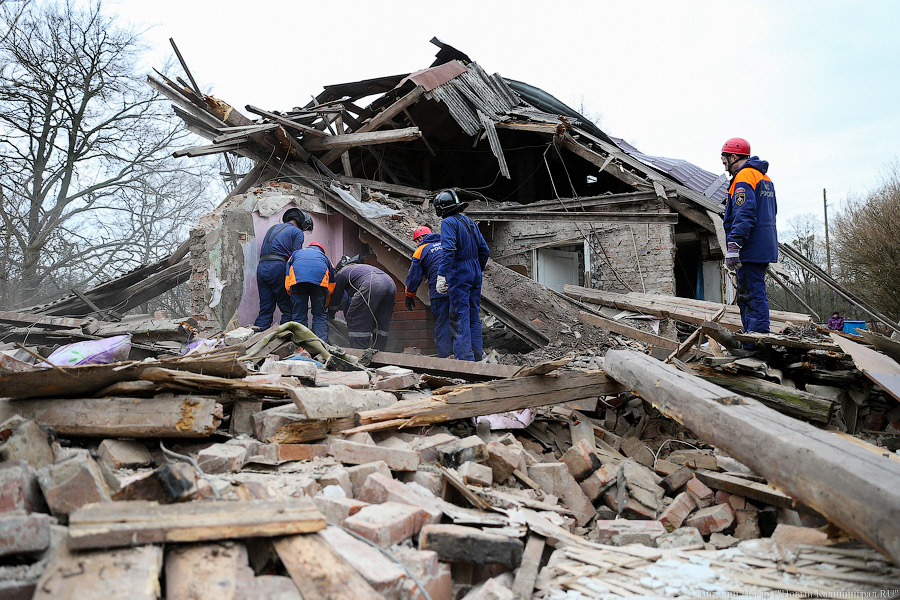 Остались руины: в Ладушкине произошел мощный взрыв в жилом доме (фото)