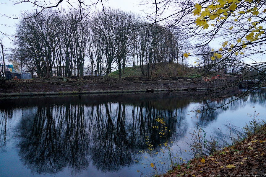 «Не можем делать один в один»: как реставрируют эскарповую стену Фридландских ворот