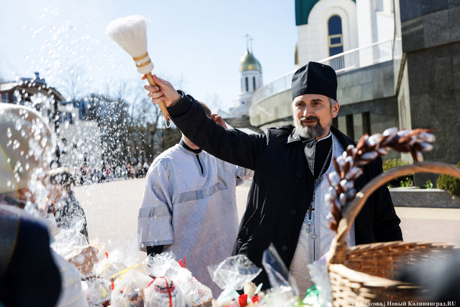 Великая суббота: в Кафедральном соборе освятили пасхальные угощения (фото)