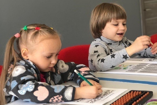 Лагерь академии развития AMAKids: отдых для детей с пользой для развития