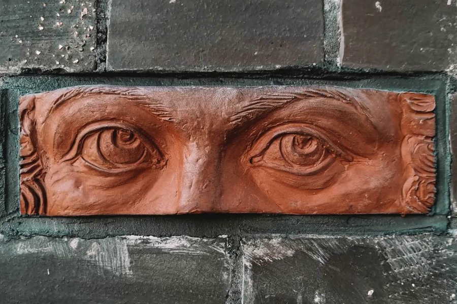 Арт-объект «Глаза Канта» на ул. Черняховского, 1-5 в Калининграде. Фото: Фонд капитального ремонта Калининградской области