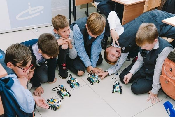 «Хочу строить роботов!»: приглашаем детей с 4 лет на занятия по робототехнике