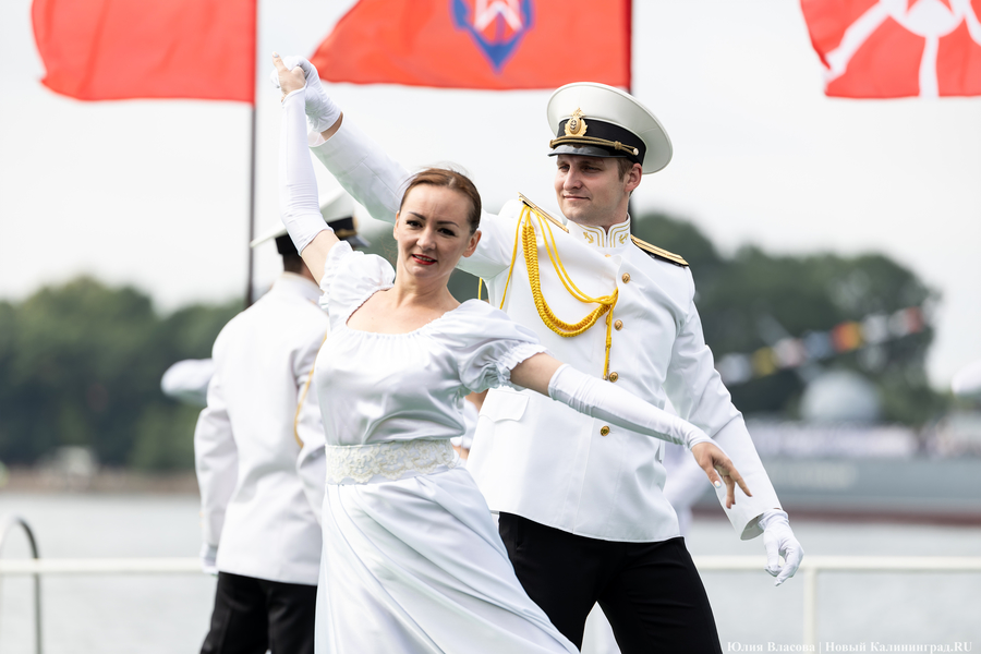 День ВМФ в Балтийске: как прошел парад кораблей Балтфлота (фото)