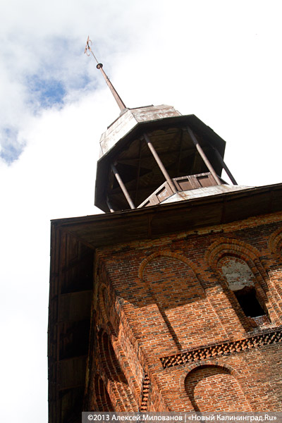 Заваренный вход и ажурные решетки: судьба кирхи в Знаменске после консервации