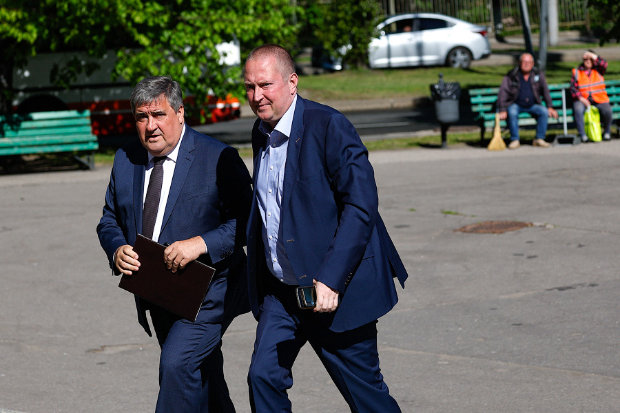 «Гранд-концерт» для солистов с оркестром: как отчитывались главы Калининграда (фото)