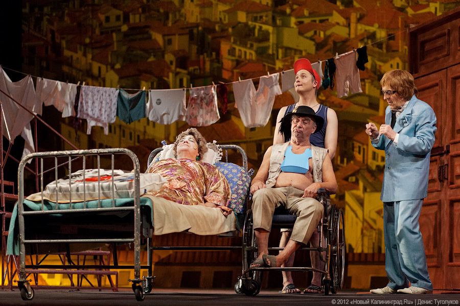 «Светская жизнь драматического театра»: фоторепортаж с репетиции спектакля