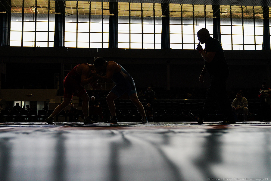 Крючки, узлы, обвивы: в Калининграде проходит чемпионат России по борьбе спорта глухих