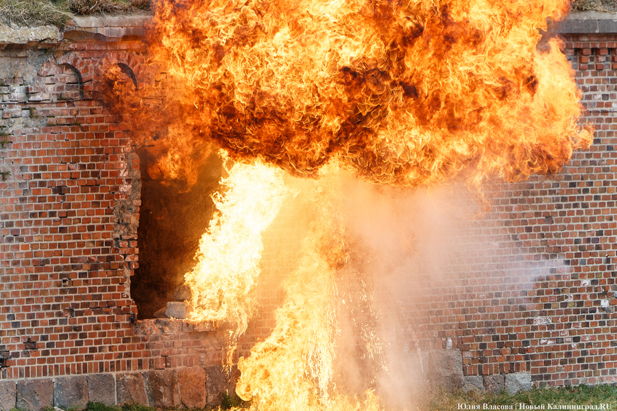 Двойной штурм: фоторепортаж с реконструкции взятия форта № 5 (фото)