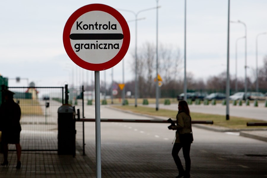 Премьер-министр Польши исключил возможность открытия границ в ближайшие недели