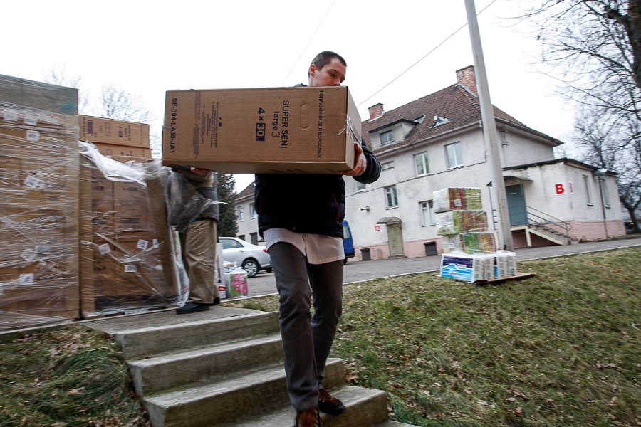 Лишним не будет: как калининградский хоспис встречал благотворительную посылку доктора Лизы