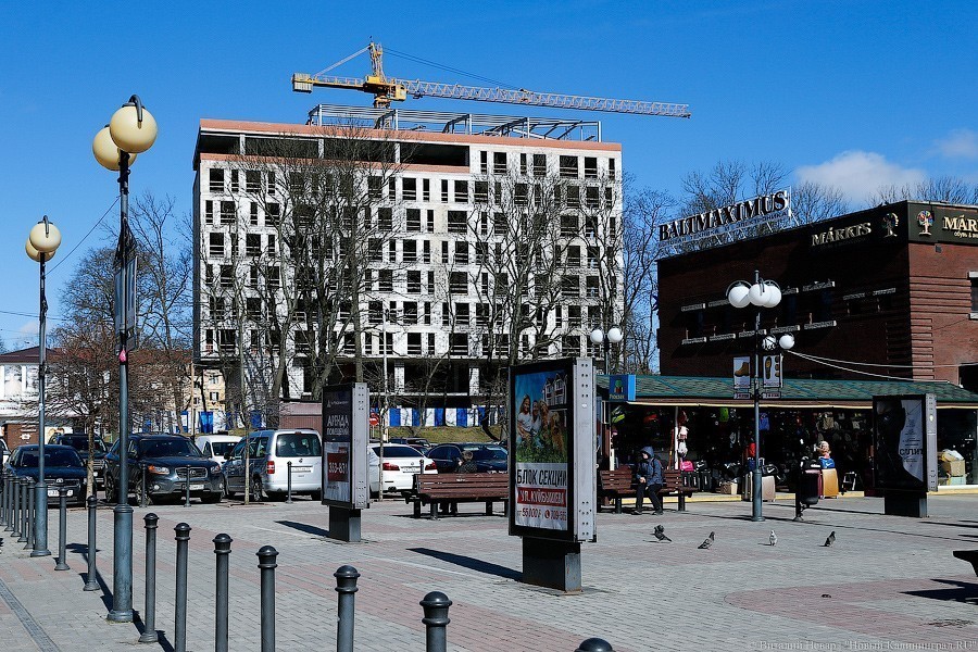 Отель у здания областной прокуратуры в марте 2017 года. Виталий Невар / Новый Калининград