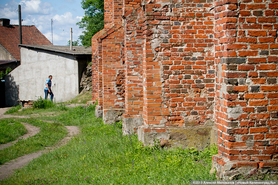 Заваренный вход и ажурные решетки: судьба кирхи в Знаменске после консервации