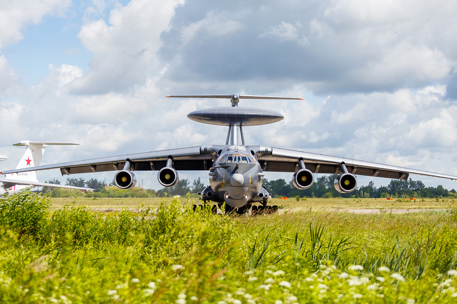Воздушная тревога: в Калининградской области прошли учения Балтфлота, ВДВ и ВВС РФ
