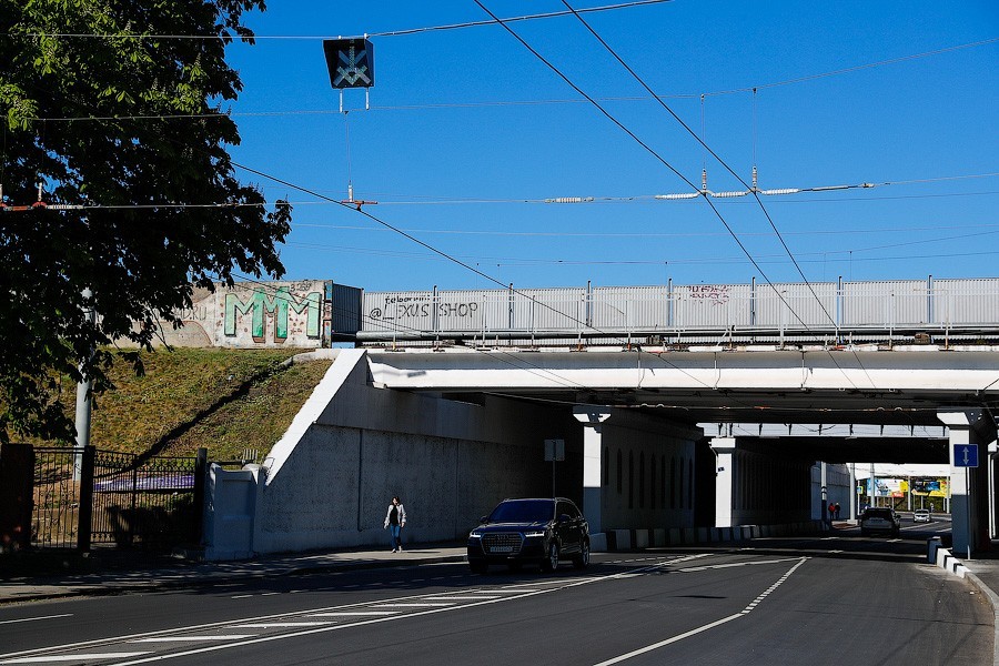 Конец мучений и брусчатки: Киевскую полностью открыли после ремонта (фото)