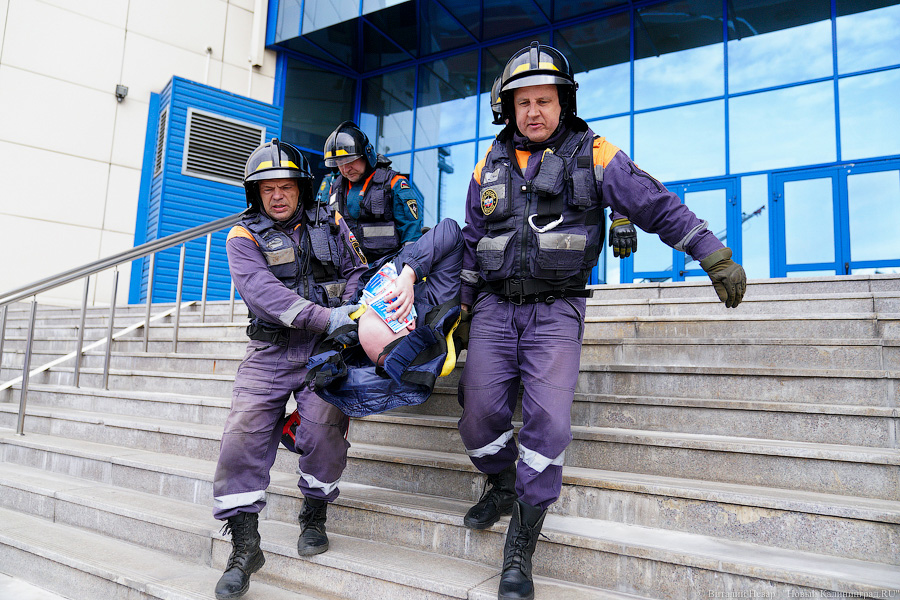 «Сложная архитектура»: как пожарные тренируются перед ЧМ-2022 по волейболу (фото)