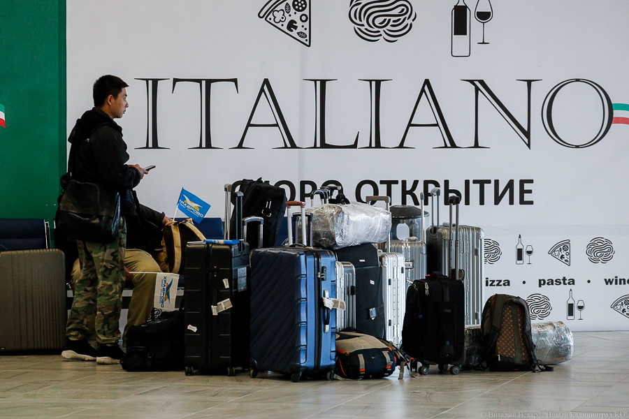 Айфоны и парфюмерные масла: таможня рассказала, что пытались незаконно вывезти пассажиры «Храброво»