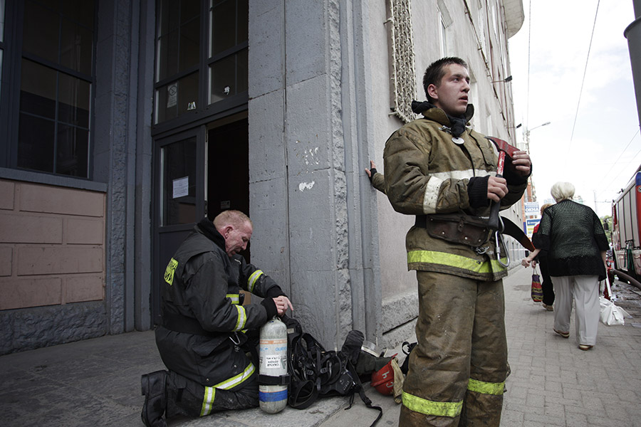 В КГТУ на Советском проспекте произошло задымление, работали 5 пожарных расчётов (+фото)