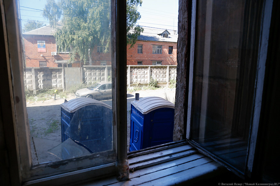 «Придет ОМОН»: жители аварийного дома в Балтийске рискуют оказаться на улице