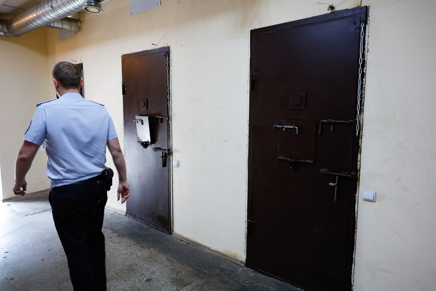 В Калининграде задержали пьяного мужчину, который угрожал топором 15-летней прохожей