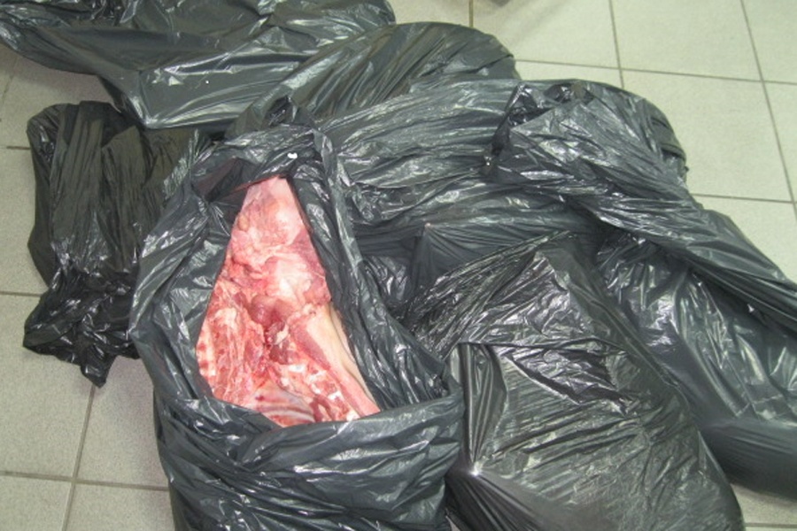 Россельхознадзор не пустил в область 14 россиян с тонной мяса из Польши и Литвы