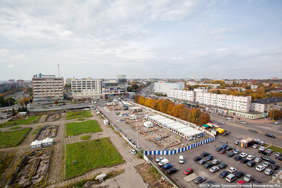 Взгляд с 22 этажа: губернатор и мэр забрались на крышу Дома Советов