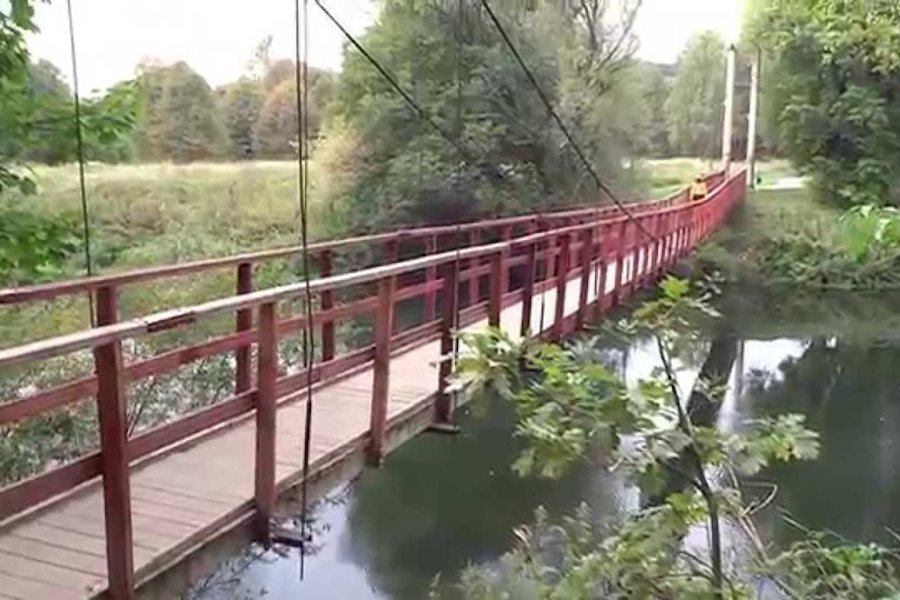 Подвесной мост через Анграпу в Черняховске собираются ежедневно перекрывать