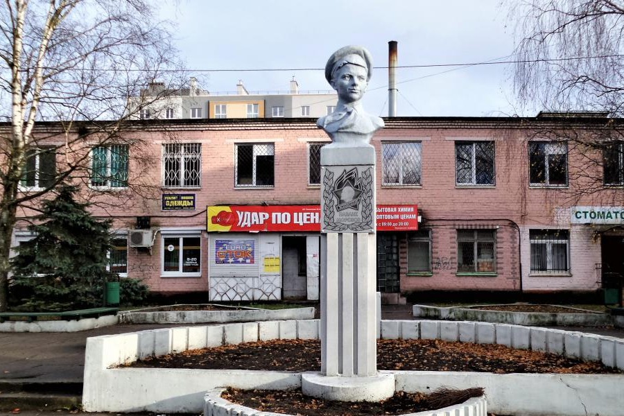 Ни одна компания не захотела ремонтировать бюст Павлика Морозова