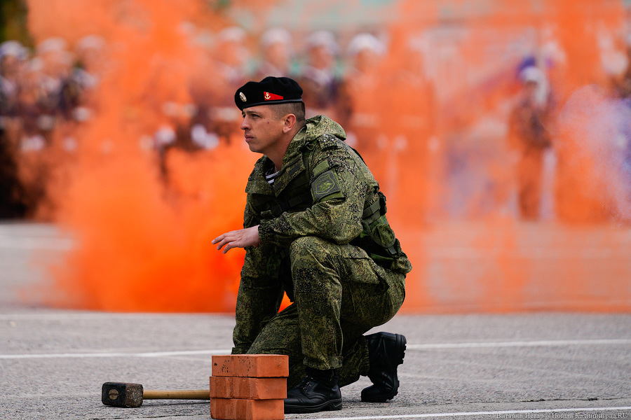 Пушки и «мини-Петр»: в Балтийске прошёл парад в честь Дня Балтфлота (фото)